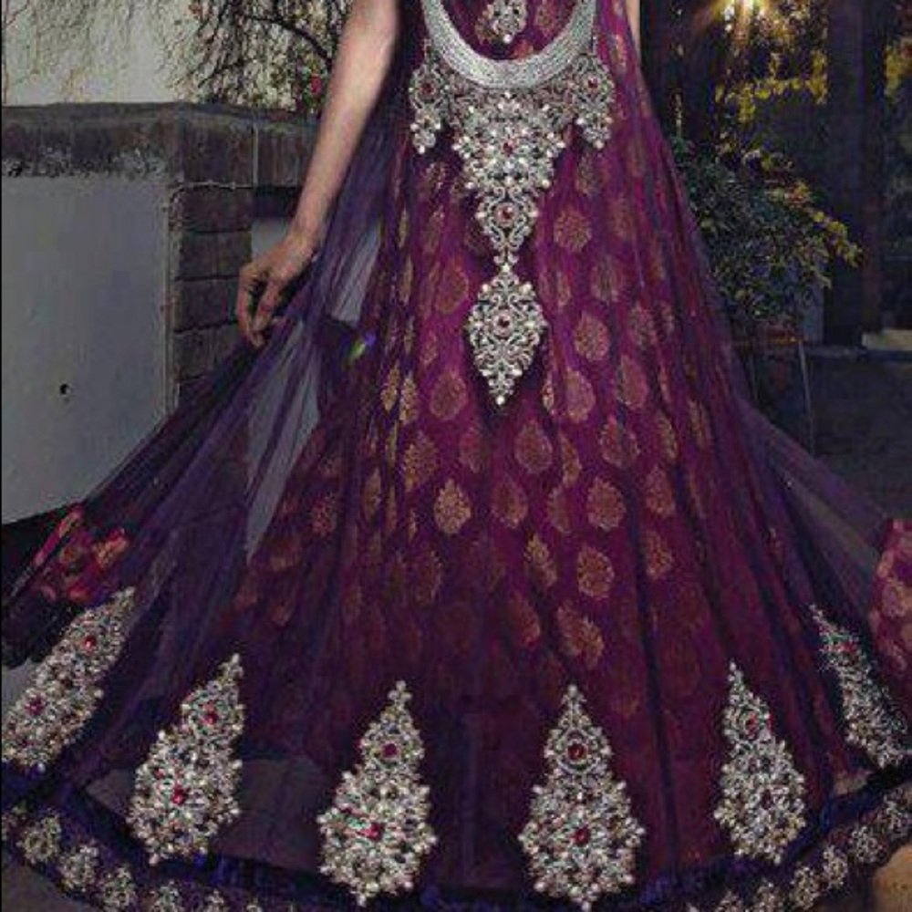 Dress - Picture 2 of 2